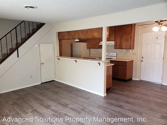 3rd image of 602 Parsons Dr APT A