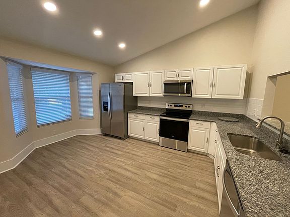 5th image of 2824 NW 104th Ct #B