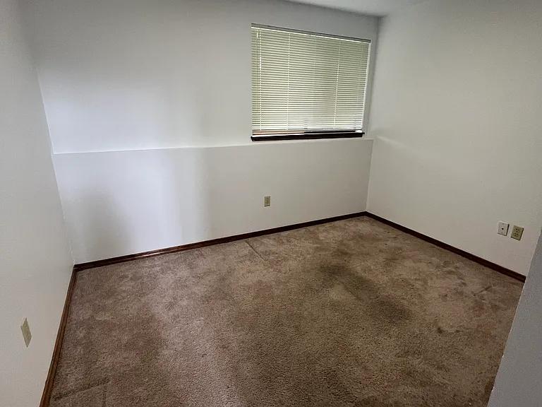 9711 N Indian Trail Rd — Photo 30