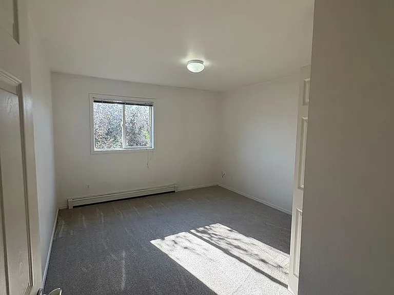 411 Greenway Ave — Photo 19