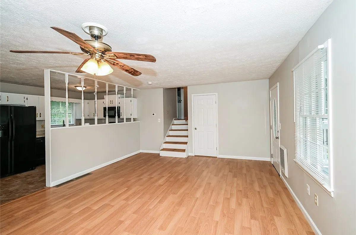 72 Trace Chain Ct — Photo 4
