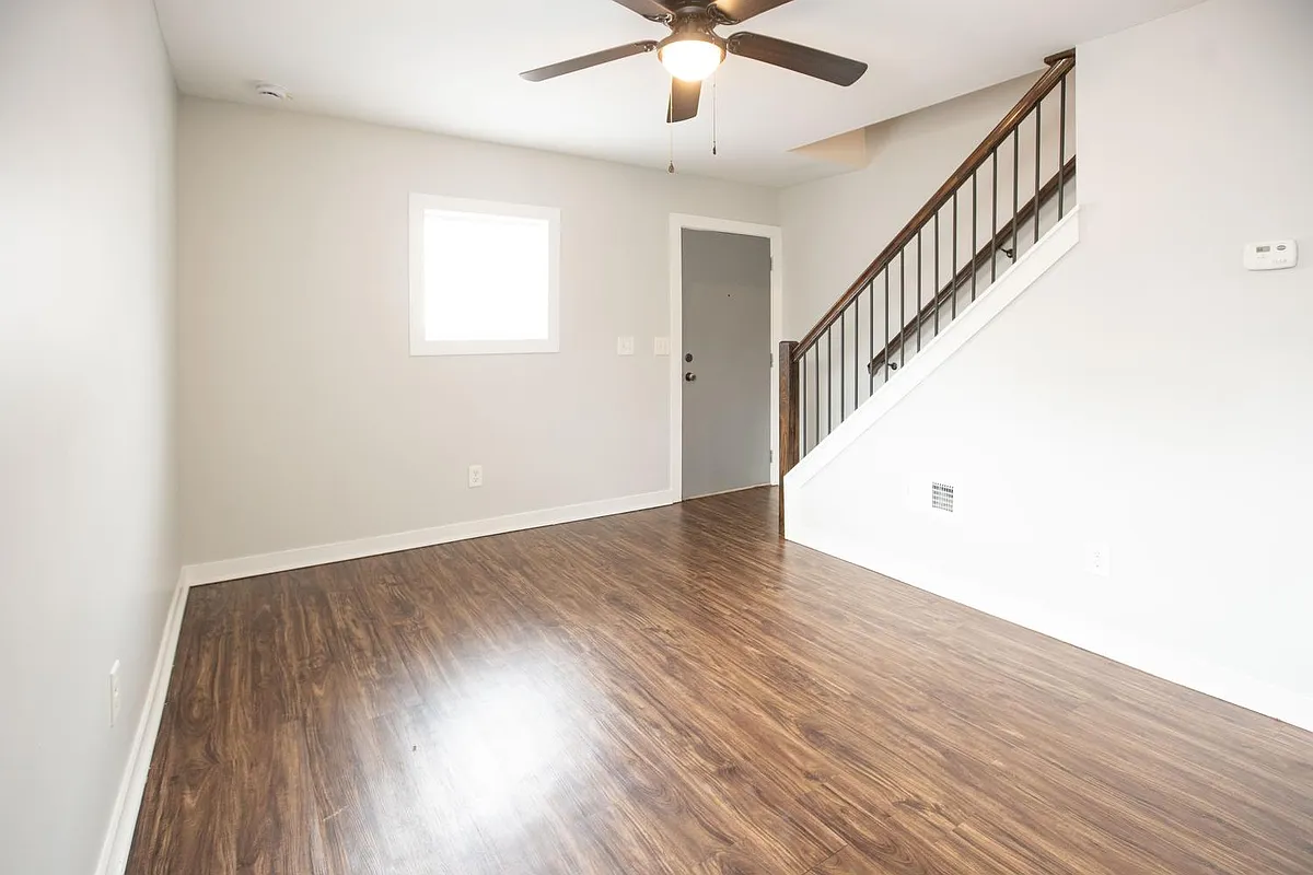 Unit Photo - 891 North Ave #10