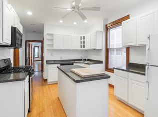 1831 W Newport Ave #2, Chicago, IL 60657