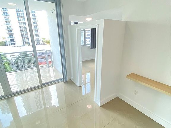 3rd image of 2200 NE 4th Ave APT 604