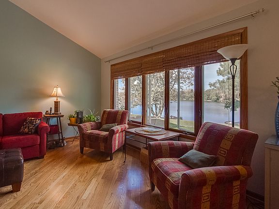 5th image of 701 Oakwood Dr