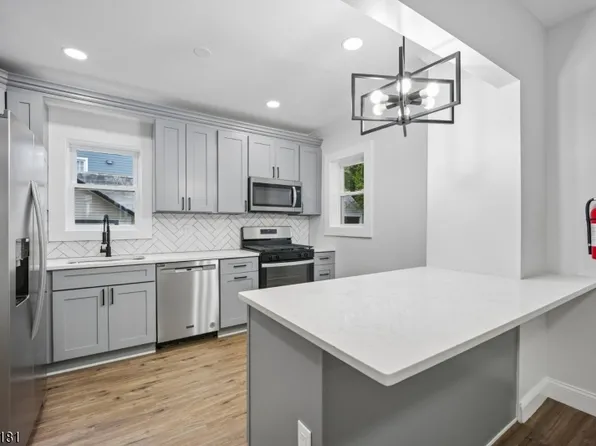 18 Hilton Ave, Maplewood Twp., NJ 07040