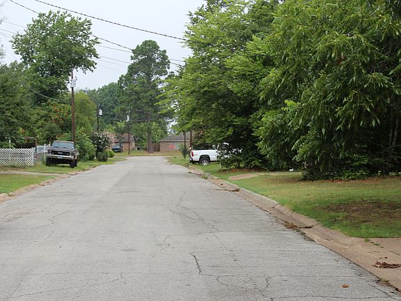 4th image of 311 Williams Dr