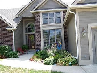 2nd image of 5011 NW 90th St