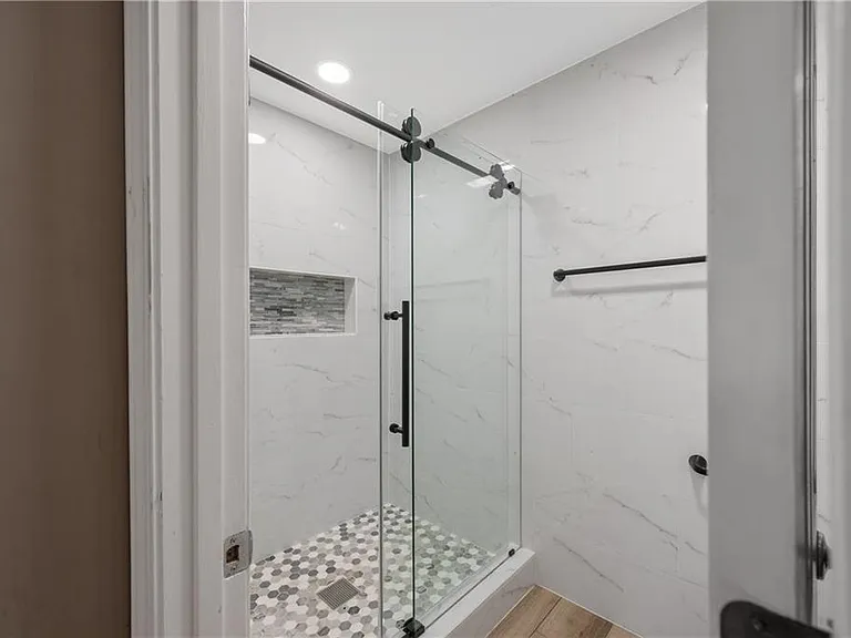 601 Abingdon Way — Photo 25