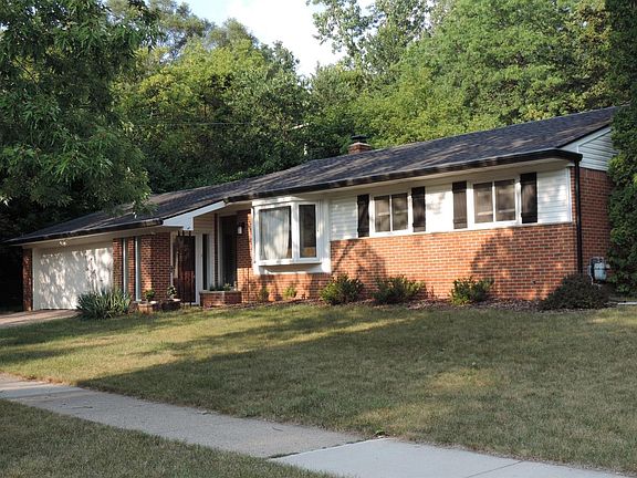 2nd image of 2310 Hilldale Dr