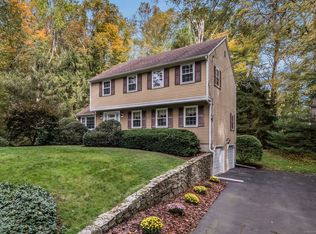 60 Robin Ridge Dr, Madison, CT 06443