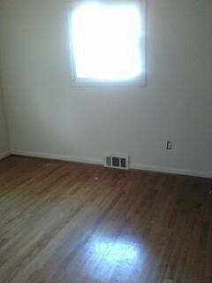 4th image of 1099 Lakeview Ave