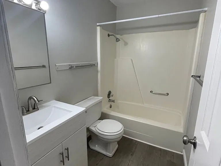 Ironwood Apartments — Photo 7