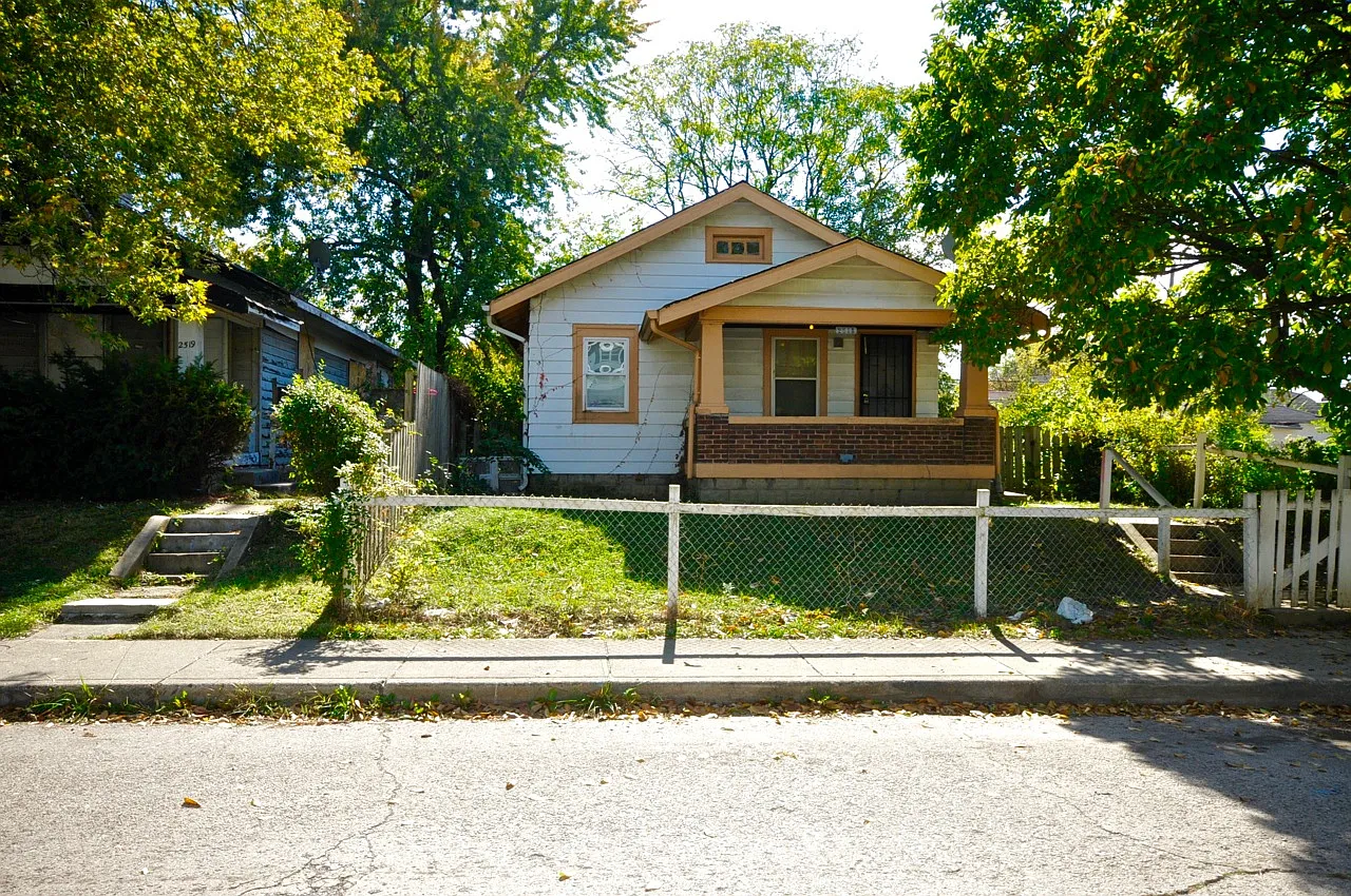 2515 E 18th St photo 1