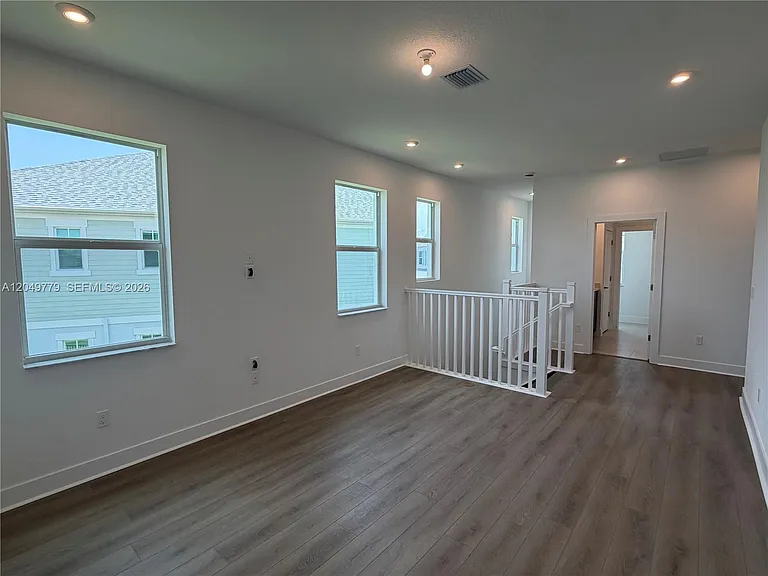 881 SW Bushel Trl — Photo 16