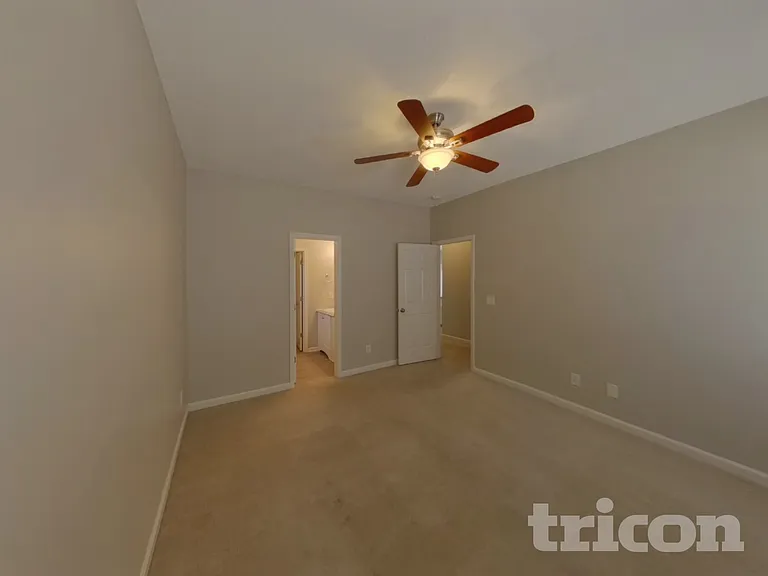 207 Lockleven Dr — Photo 8