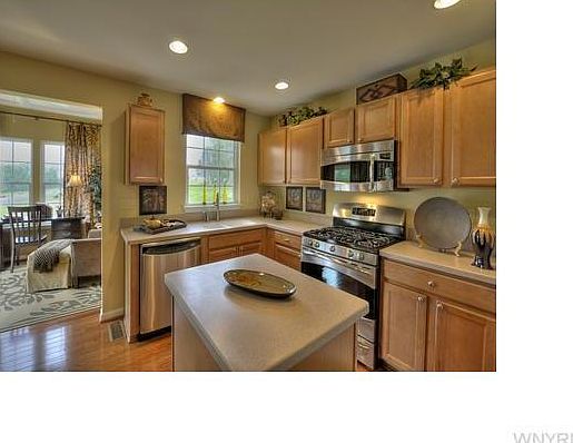 2nd image of 120 Middlebury Ln