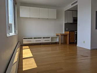 Rented by R New York