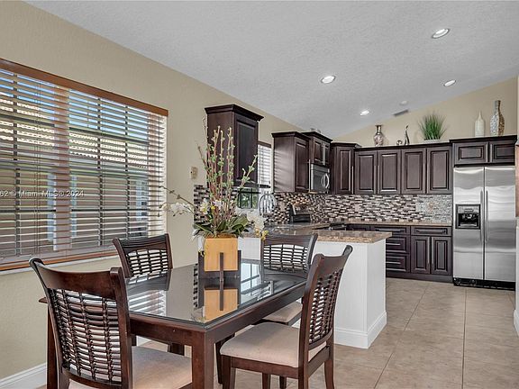 5th image of 1209 Falls Blvd