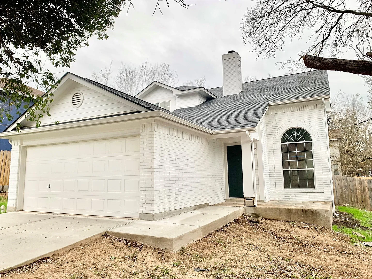 3 bed, 2.5 bath, 1412 sqft, $1,695 — Photo 1