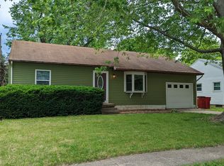 907 Oakcrest Dr, Champaign, IL 61821