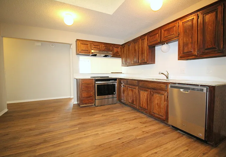 12029 Leisure Way — Photo 4