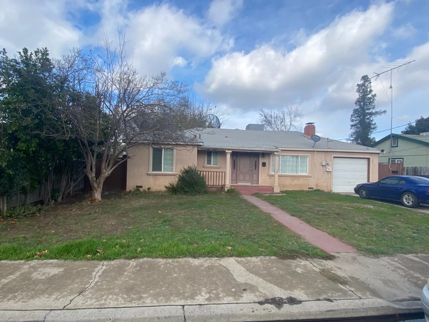 655 W Olive Ave photo 1