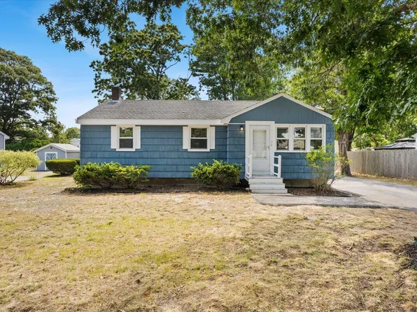 74 Fearing Street, Buzzards Bay, MA 02532