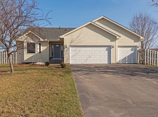 1005 Wentlock Ct NW, Isanti, MN 55040