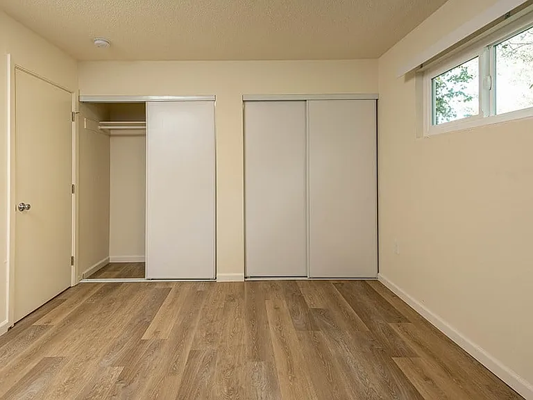 LOTUS APARTMENTS — Photo 13