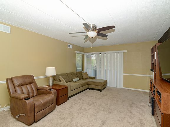 2nd image of 523 Timber Ridge Dr APT 204