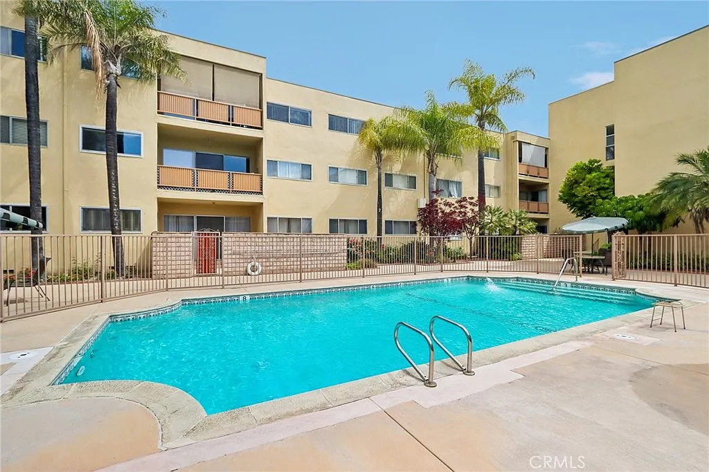 3 bed, 1632 sqft, $3,695 — Photo 4