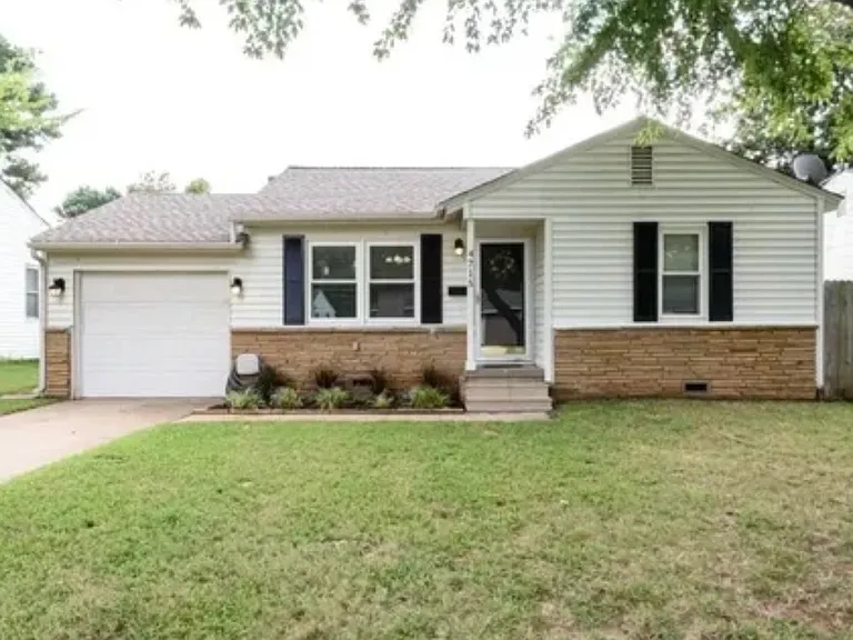 4715 S Cincinnati Ave — Photo 2