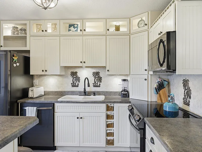 355 S Ocean Dr #106 — Photo 6