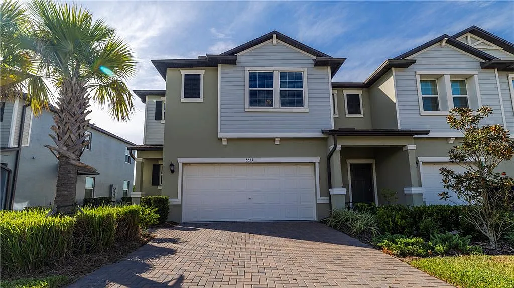 3 bed, 2.5 bath, 1851 sqft, $2,200 — Photo 2