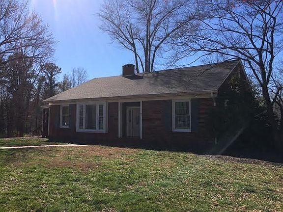 4th image of 185 McCall Dr