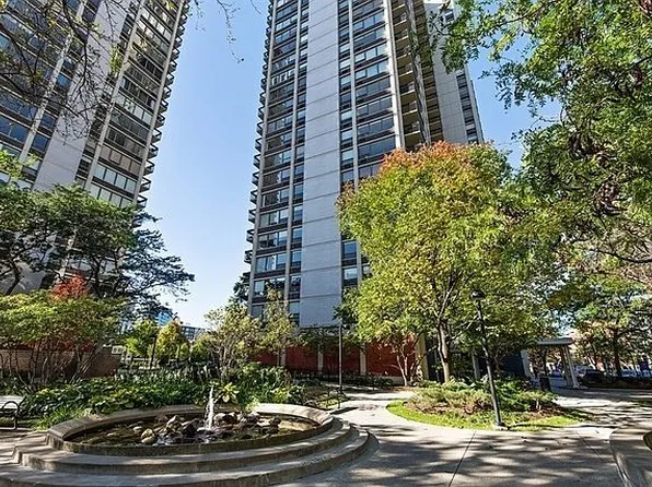 1360 N Sandburg Ter, Chicago, IL