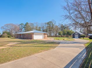 2928 Barton Rd, Crestview, FL 32539