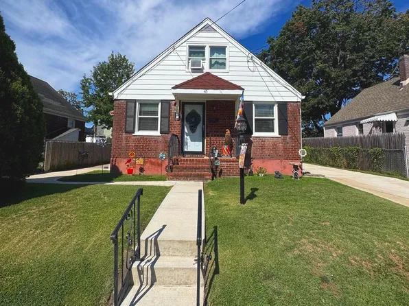 45 Andrew St, Hamilton, NJ 08610