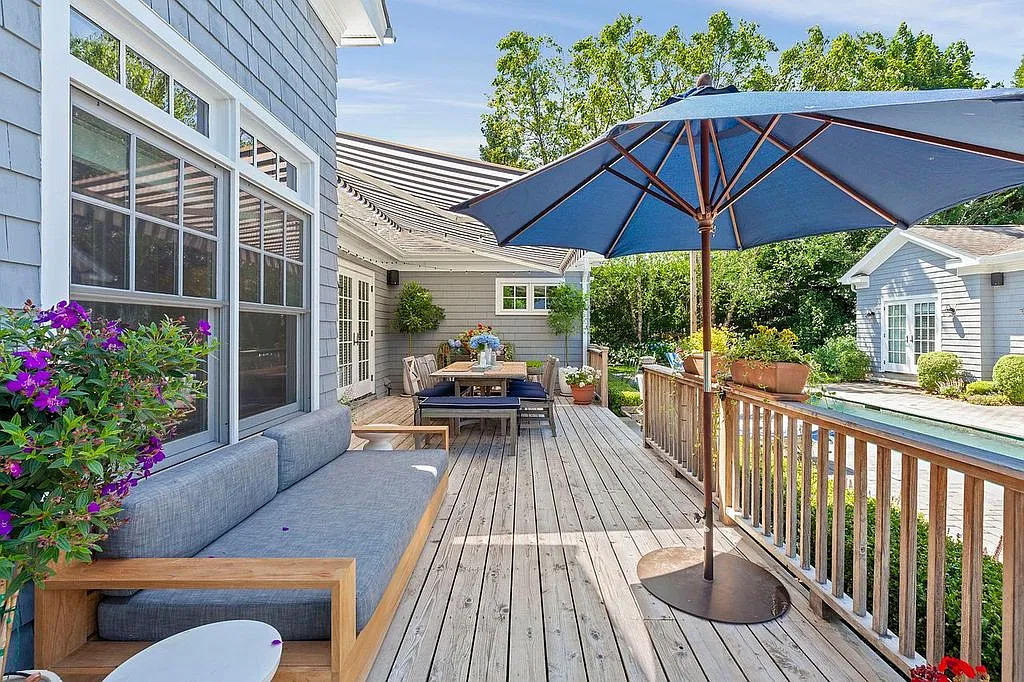 Sophisticated Southampton Village Retreat — Photo 4