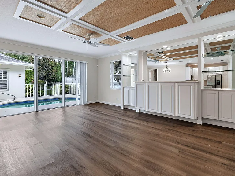 303 Caravelle Dr — Photo 15