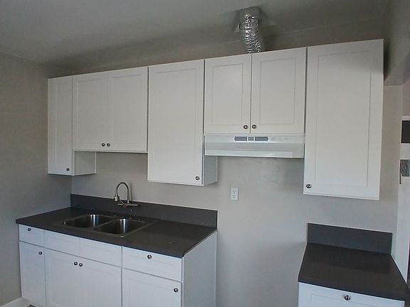 4th image of 3220 Santa Fe Ave Unit 6
