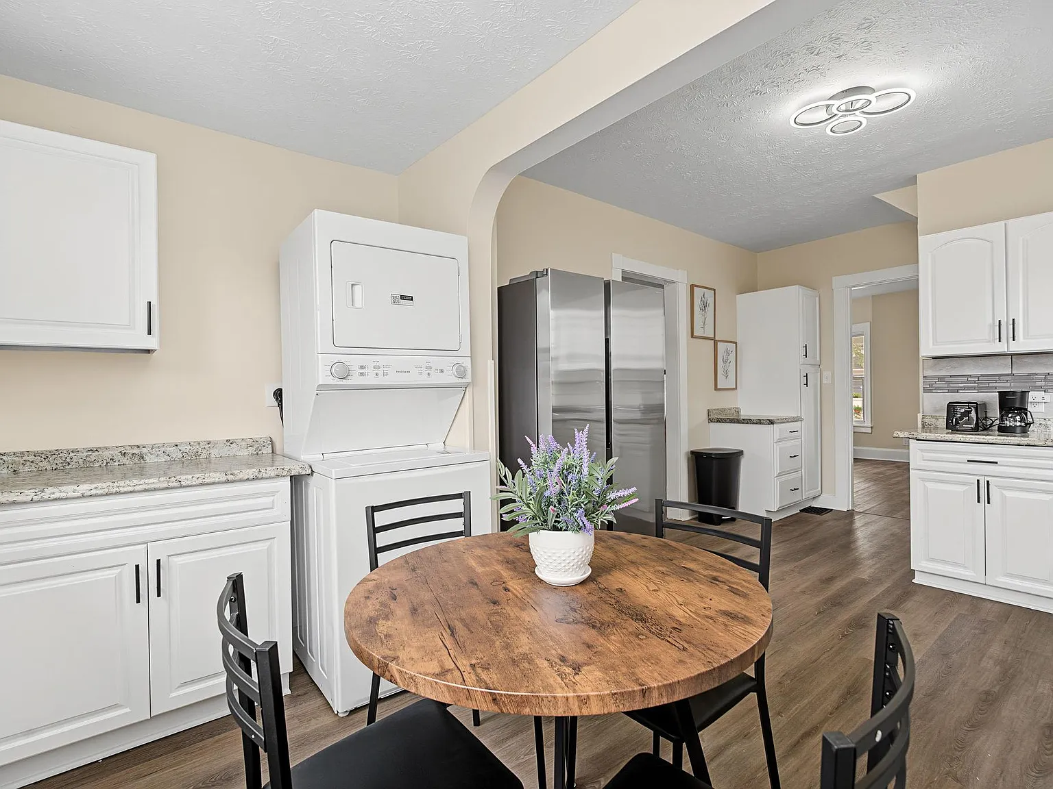 4 bed, 2.0 bath, 1560 sqft, $862 — Photo 4