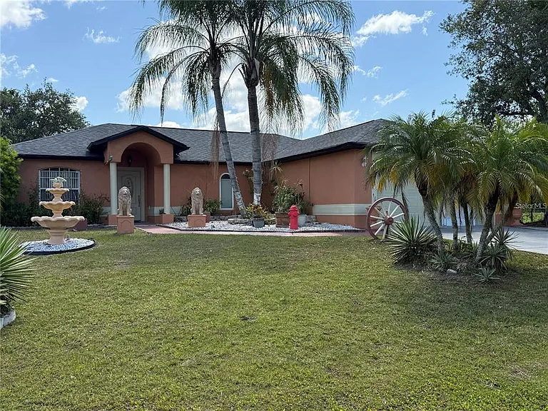 3900 Oak Pointe Blvd — Photo 2