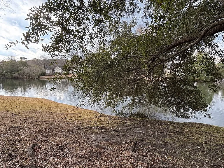 8483 Yadkin Cir #D — Photo 32