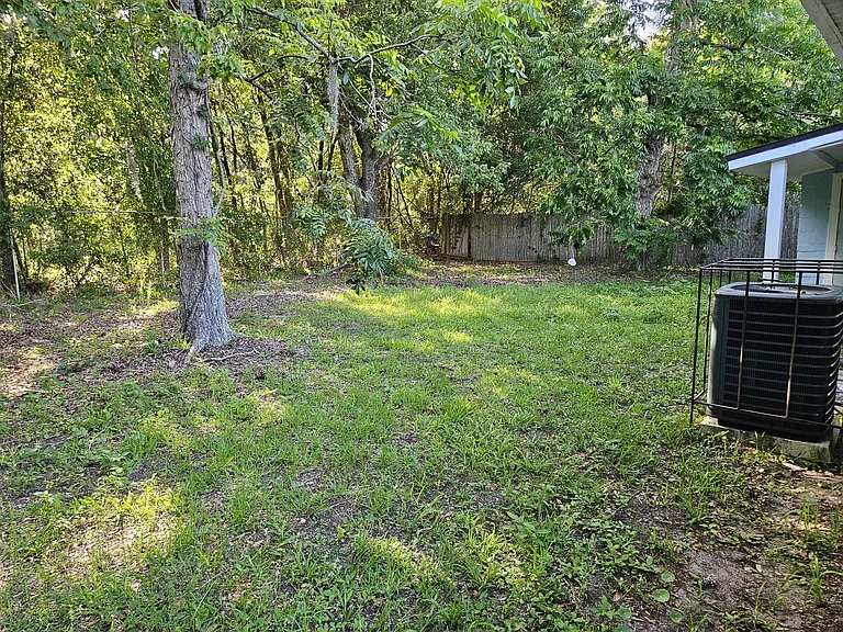 2230 Eudine Dr W — Photo 19