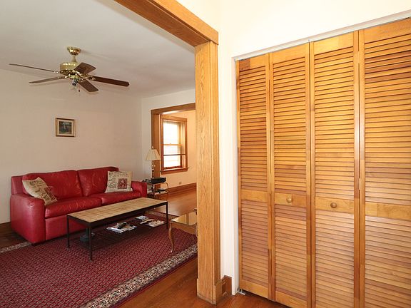 5th image of 933 Ontario St