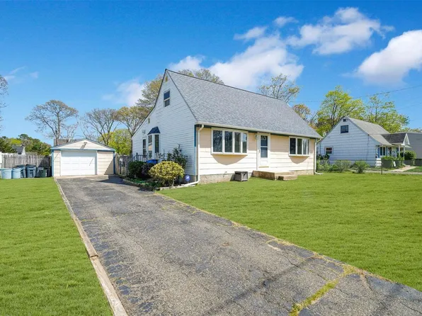 81 Marshall Drive, Selden, NY 11784