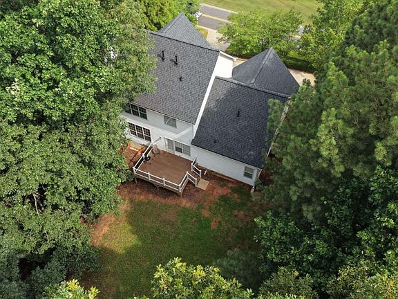 2nd image of 35 Planters Dr NW