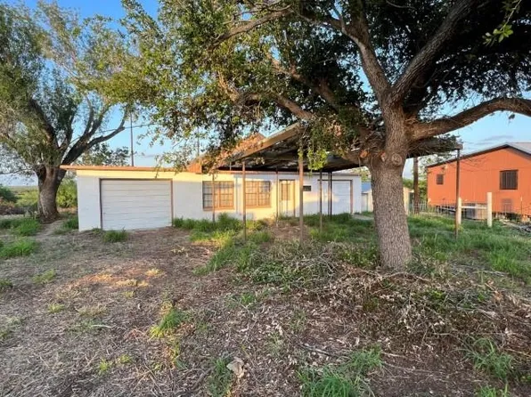 1908 Willow Cove Dr, Zapata, TX 78076